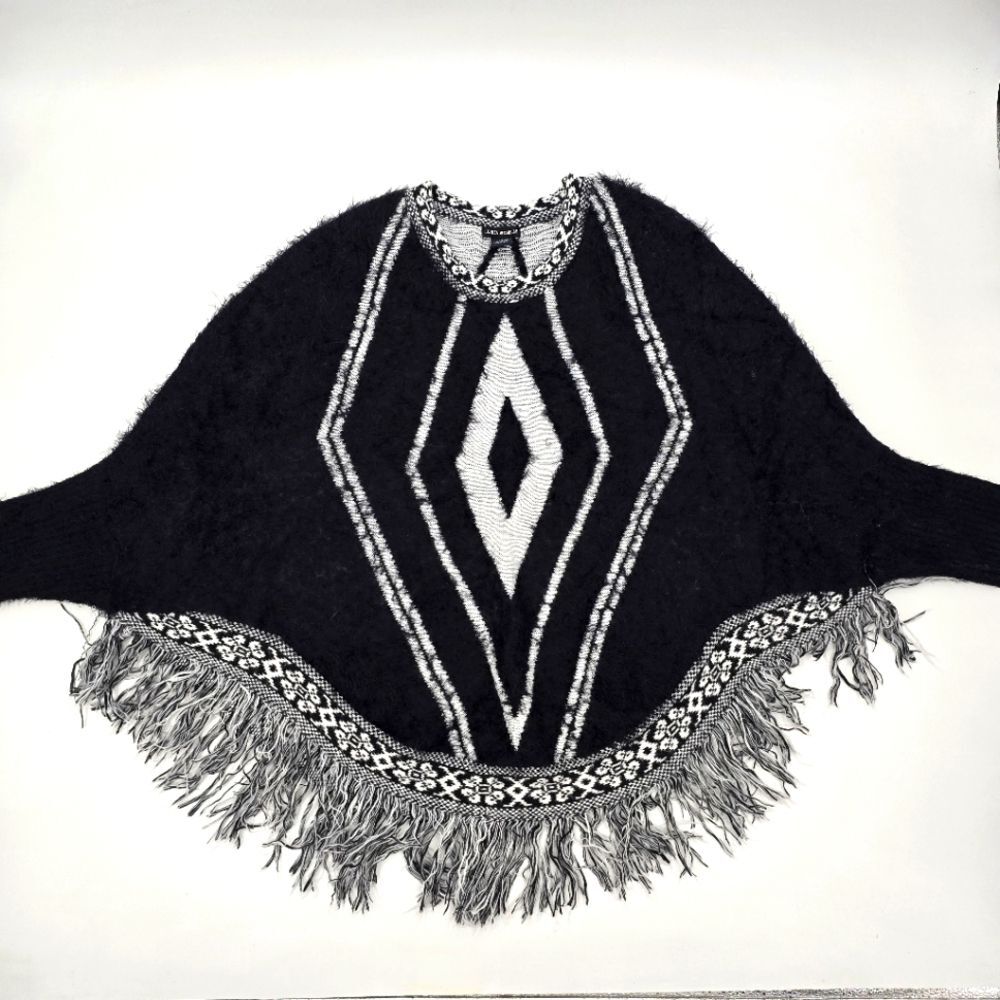 Lauren Michelle Black and White Fringed  Women's Poncho Sweater Size XL